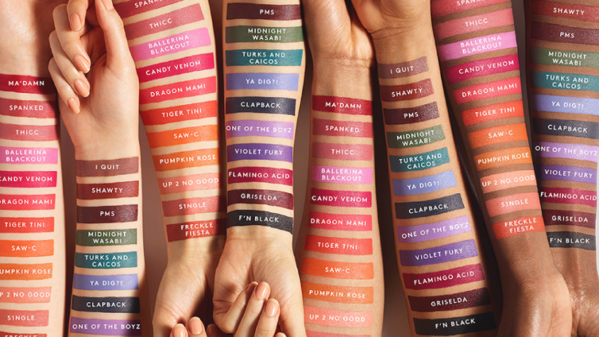 الألوان التي تفتح البشرة السمراء للنساء