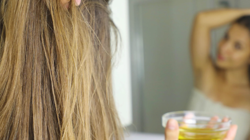 فوائد زيت اللوز الحلو للشعر