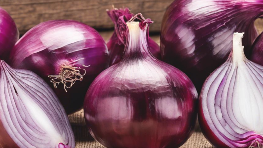 فوائد البصل الاحمر