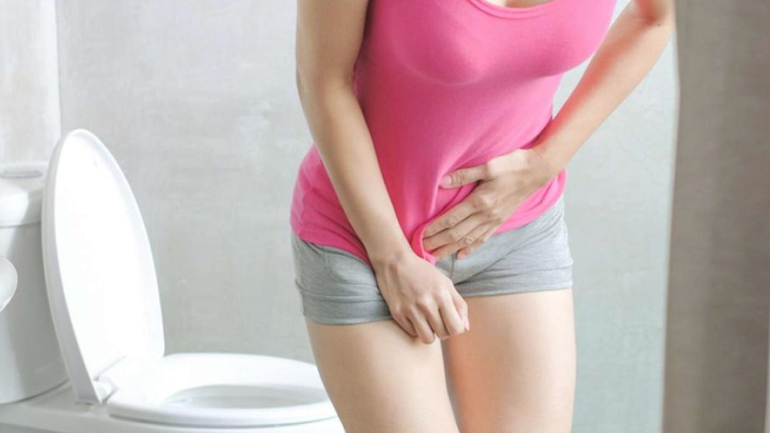 أسباب حرقان البول وألم أسفل البطن عند النساء