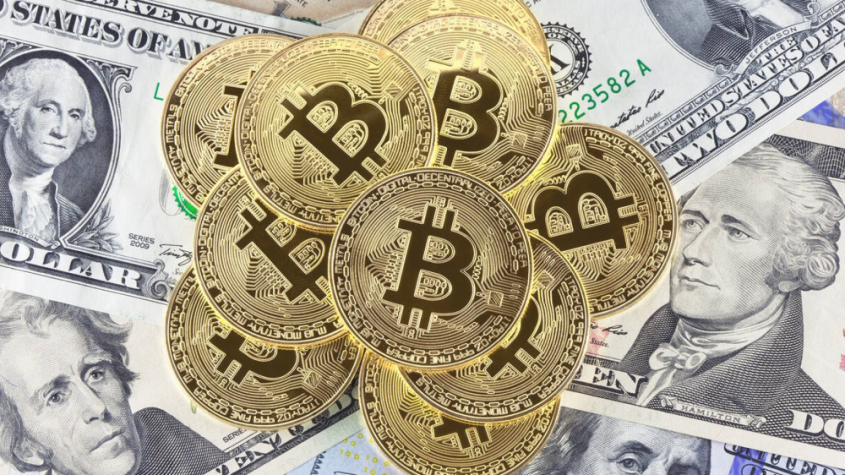 ارتفاع الدولار وتحطيم البيتكوين لأرقام قياسية