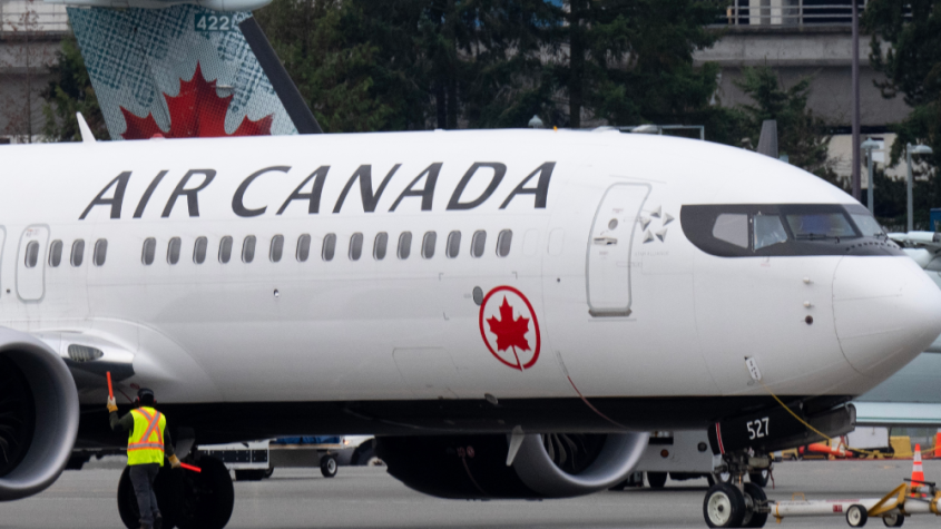 إضراب شامل لمضيفي طيران كندا